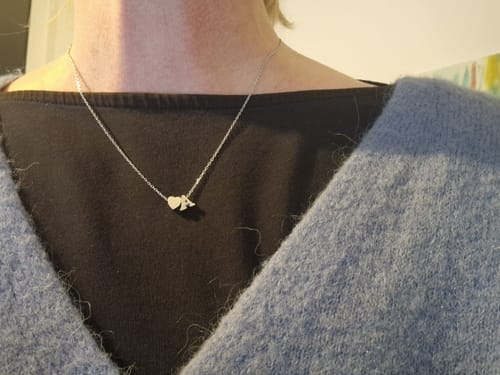 Customer photo review of Collar Letra Amor