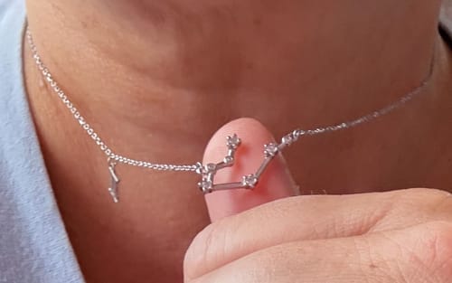 Customer photo review of Collar Constelaciones del Zodiaco