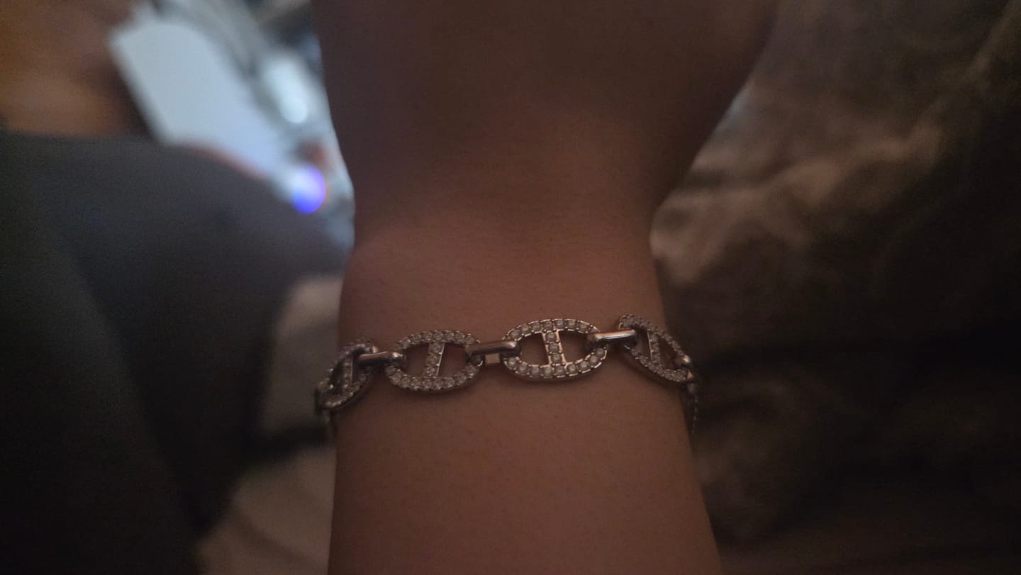 Customer photo review of Glamorous Pave Deluxe Armband 14 Karat Vergoldet