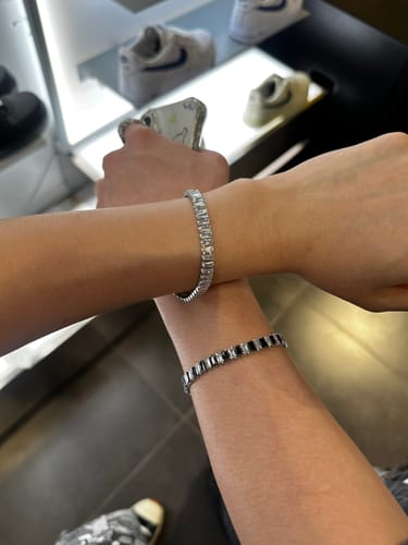 Customer photo review of Noir Baguette Bracelet