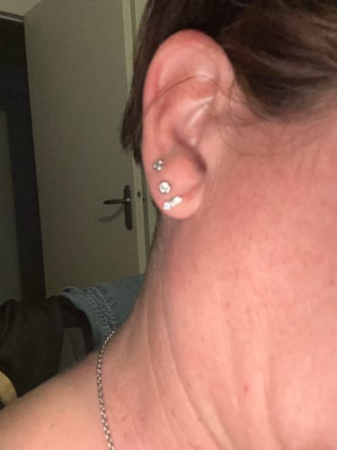 Customer photo review of Pendientes Pin