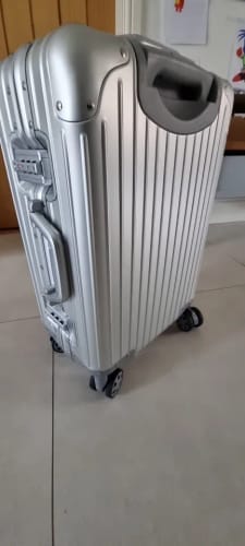 Customer photo review of MOVINGSOME® - ALUMINIUM SUITCASE