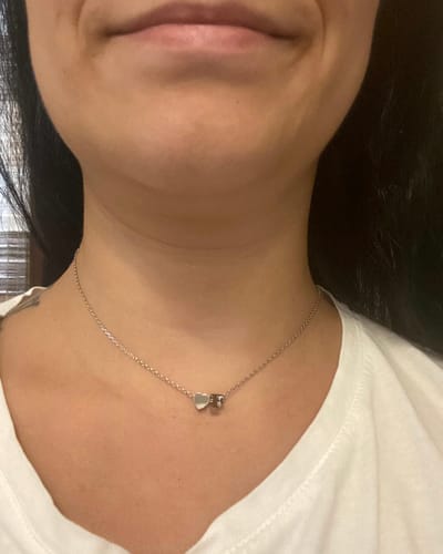 Customer photo review of Collar Letra Amor