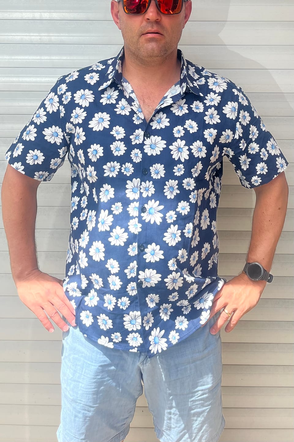 Customer photo review of Men's Blue Daisy Floral Summer Button Up Hawaiian Short Sleeve Shirt