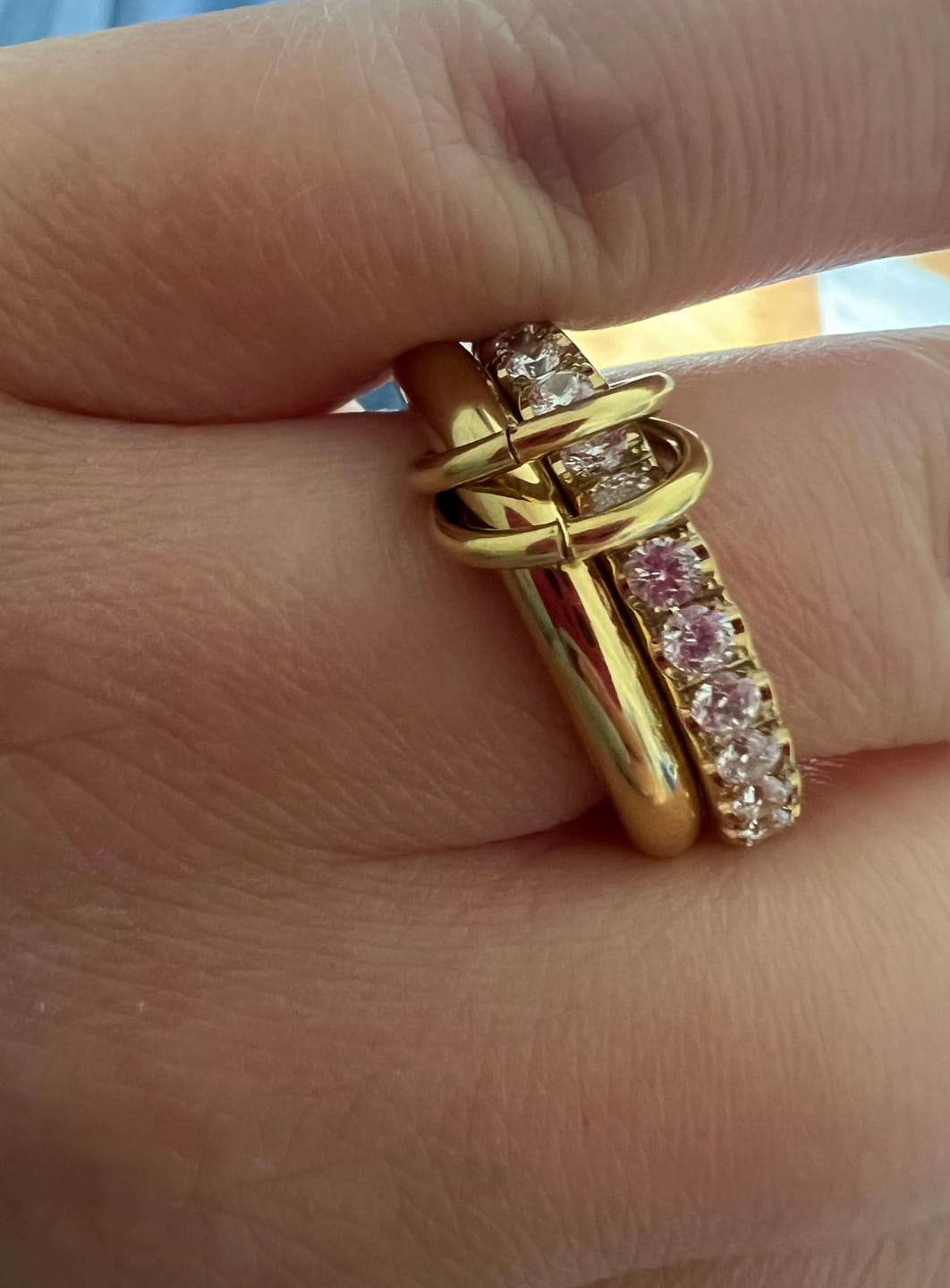 Customer photo review of Pave Infinity Flow Ring 18K Vergoldet