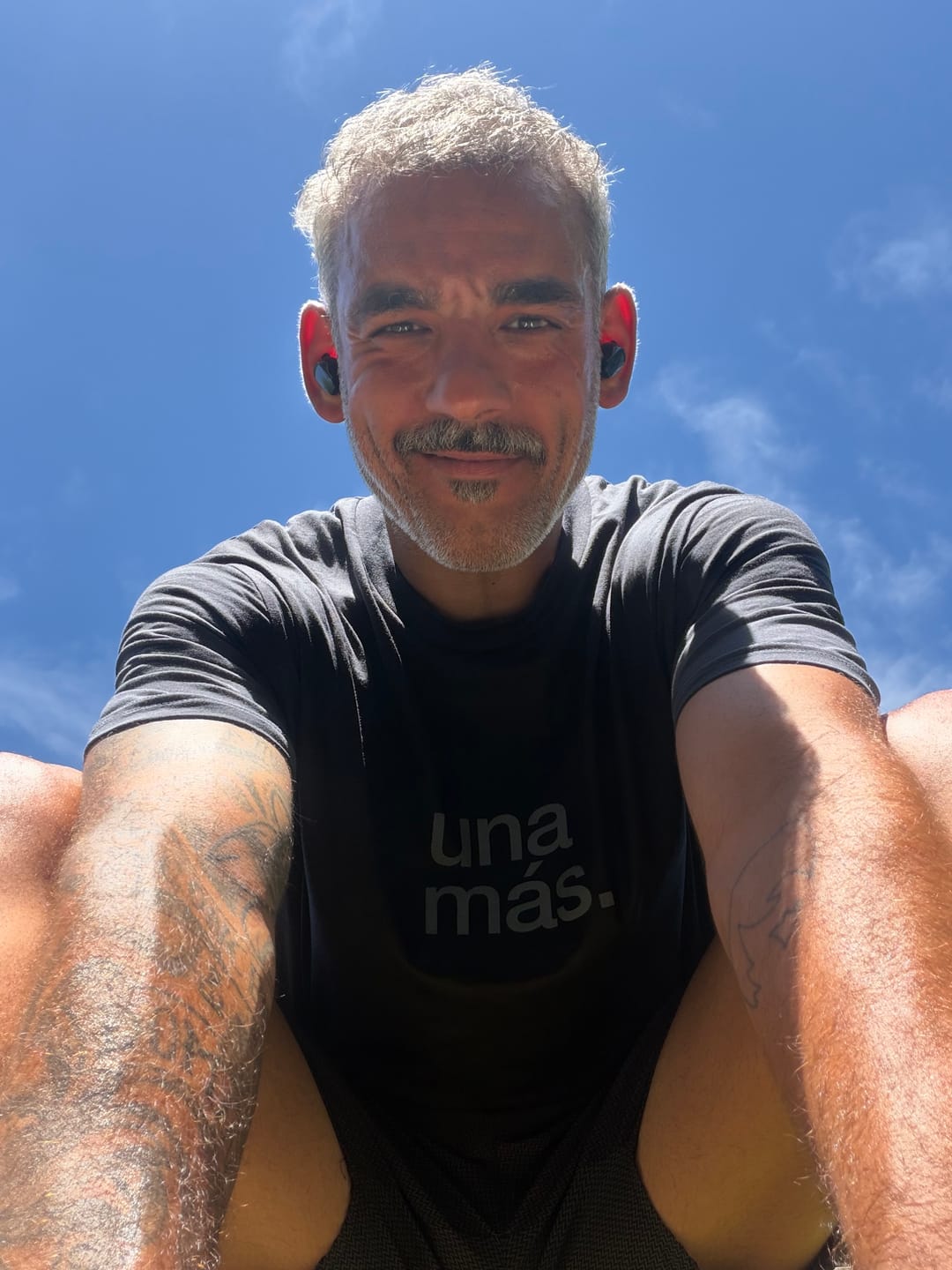 Customer photo review of tee, una más, stealy nights.