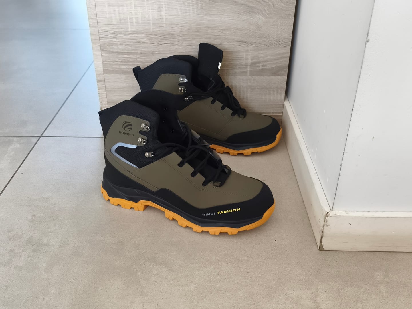Customer photo review of Bottes de Travail Respirantes & Confortables - HONG-G