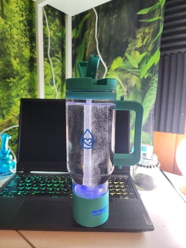 Customer photo review of HydroTumbler 32oz  – 5000 PPB Hydrogen Water Bottle