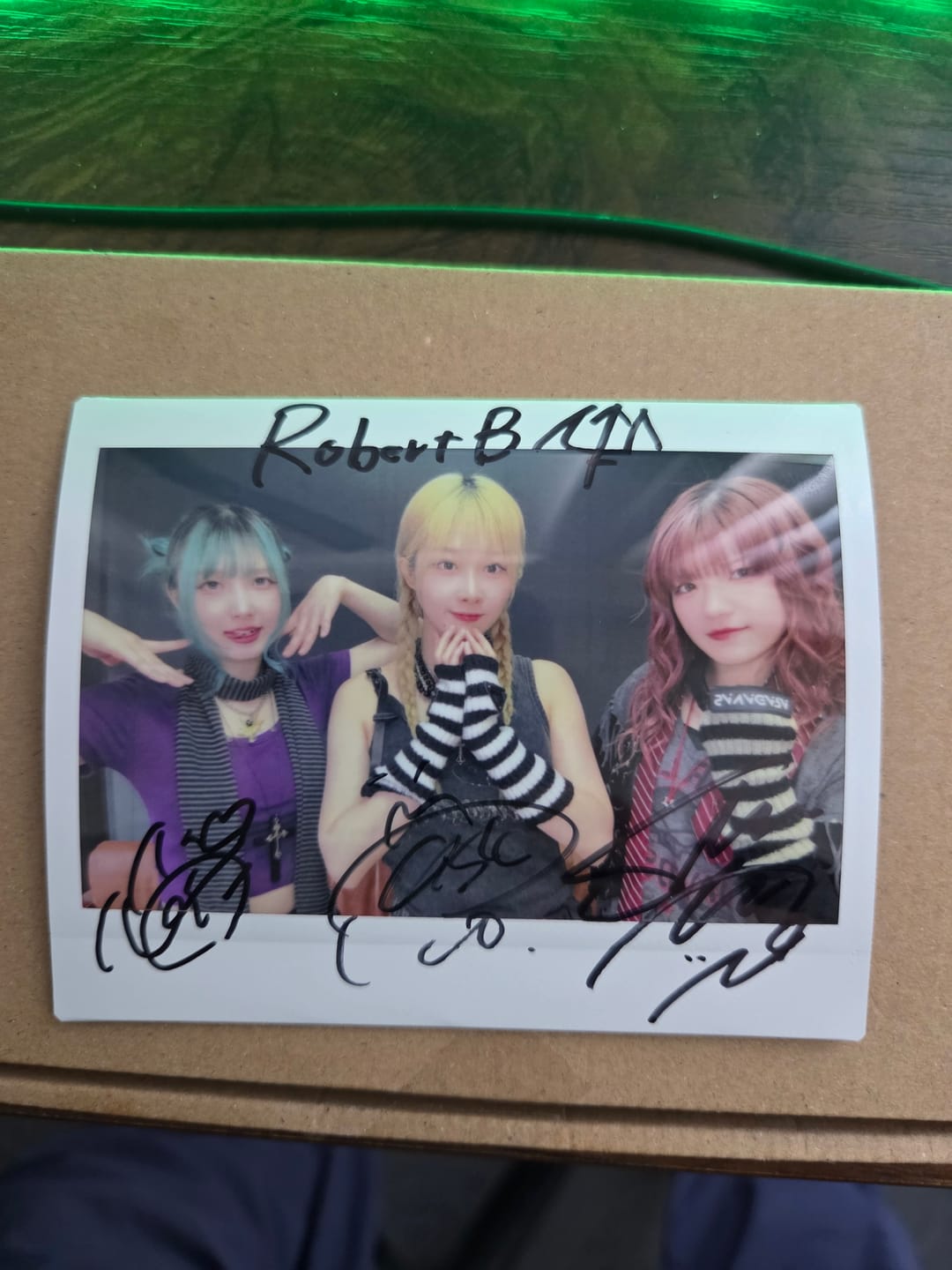 Customer photo review of TRiDENT "ONLINE BROMIDE" Autographed Cheki Polaroid Photo (With Your Custom Name) - All Members