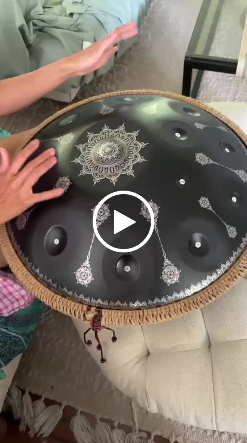 Customer video review of Riza Handpan 12-Note D Kurd Beginner Mandala Gold 55cm