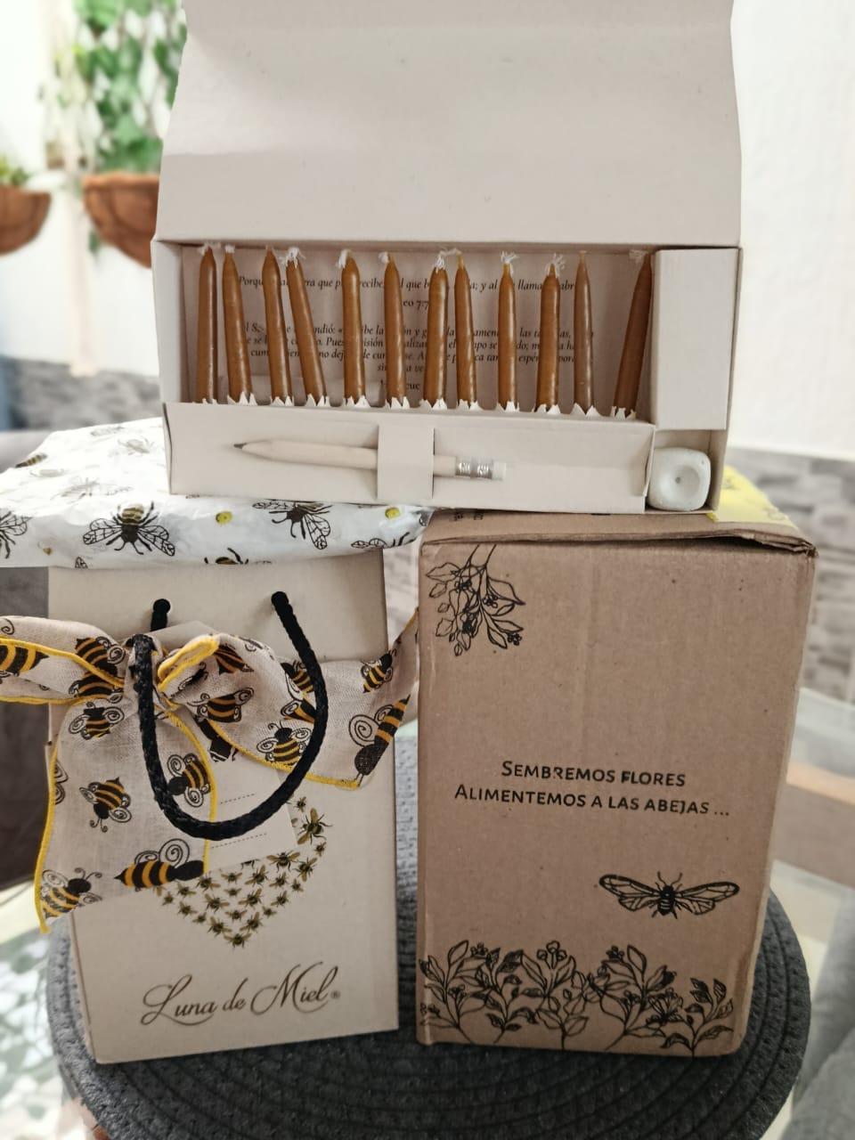 Customer photo review of Velas con Intención de Cera de Abejas — Caja Regalo