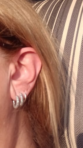 Customer photo review of Pendientes Aros Bolitas