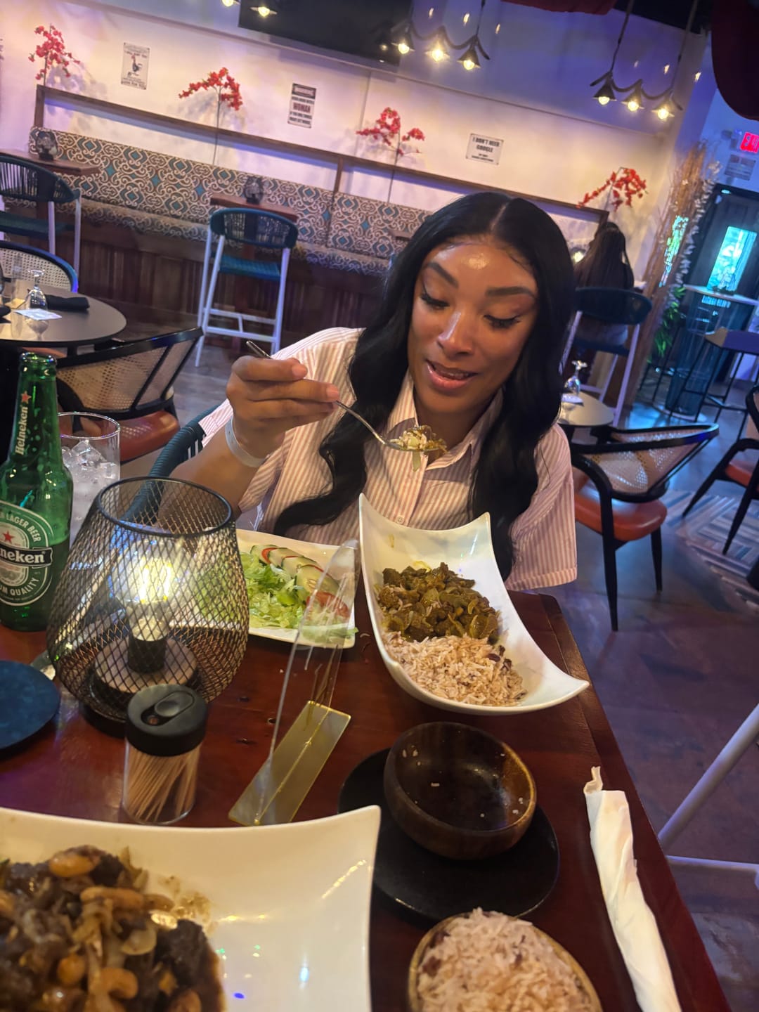 Customer photo review of Outre Perfect Hairline Glueless 13X6 HD Lace Front Wig - MONIECE