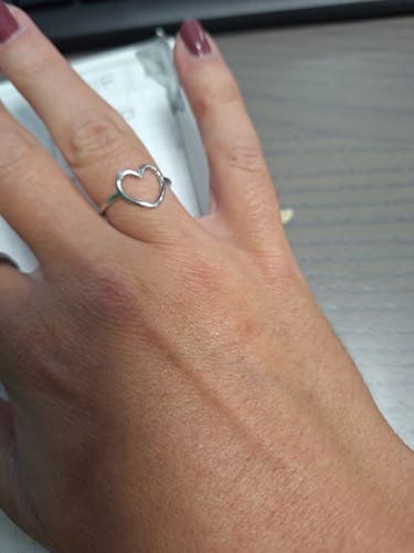 Customer photo review of Anillo Minimalist Heart