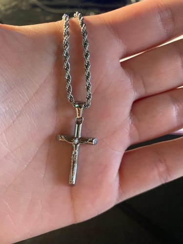 Customer photo review of Collar Hombre BRAVE Cruz Jesucristo