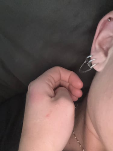 Customer photo review of Pendiente Hoop Chain