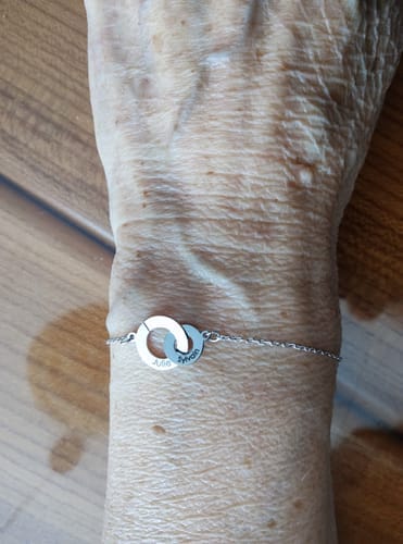 Customer photo review of Pulsera Apego - Personalizado