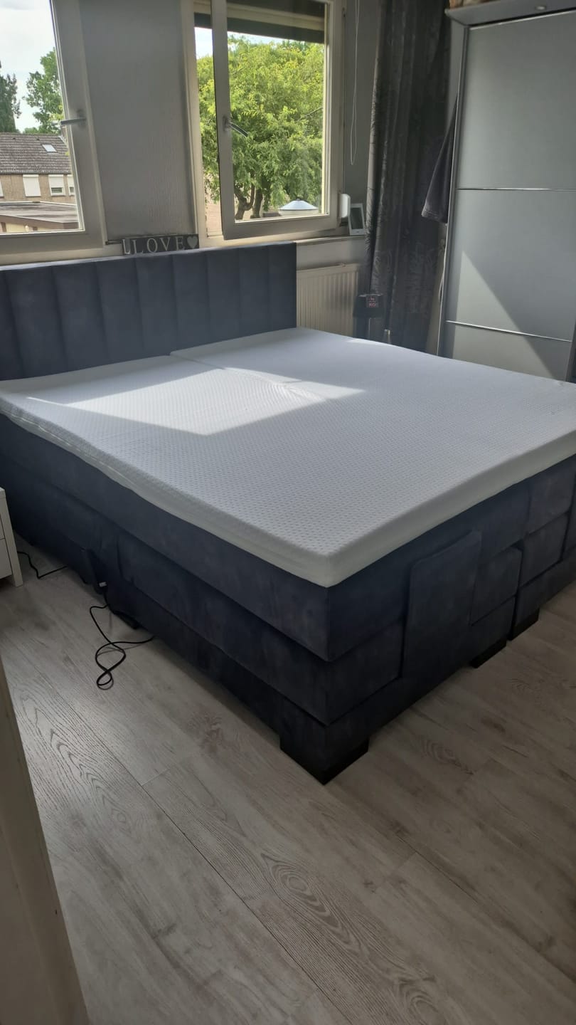 Customer photo review of Y-NOT - Elektrische Boxspring - Lumière - Complete set - Nº19 Caviar Dark Gray