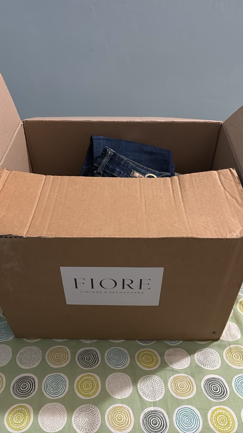 Customer photo review of Fiore Vintage & Secondhand - Box 10 jeans Firmati Grado A