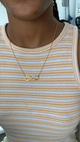 Customer photo review of Collar Infinito - Personalizado