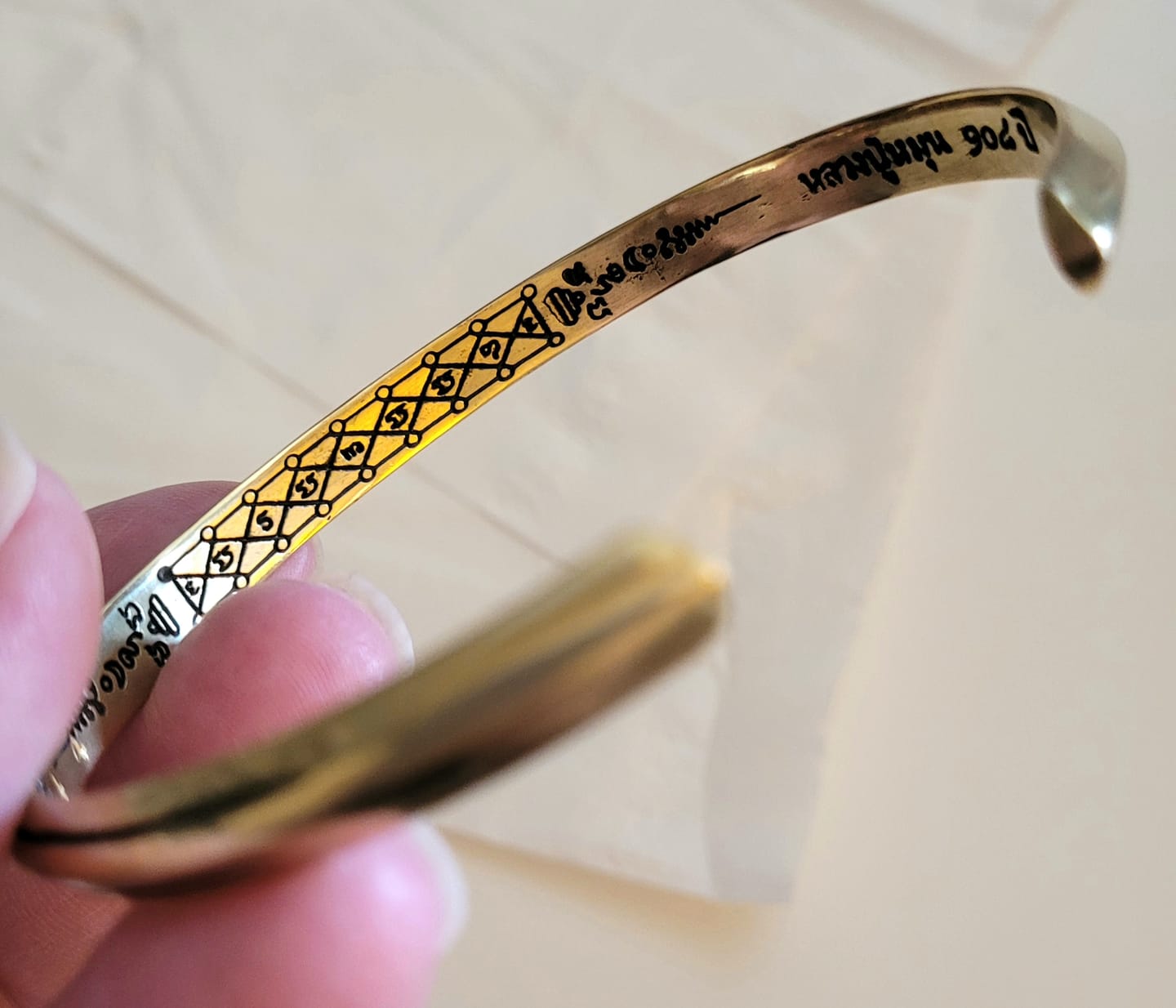 Customer photo review of Bracelet Impérial Kamlai Jakkraphat – Mahachok Mahalap du Très Vénérable Luang Phor Moon. # 668