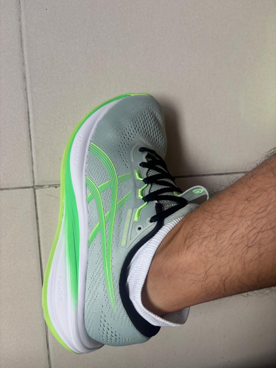Customer photo review of Asics Gel Cumulus 28 Hombre Cold Moss Vital Green