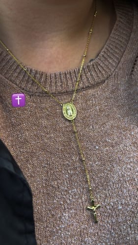 Customer photo review of Collar Virgen María Milagrosa
