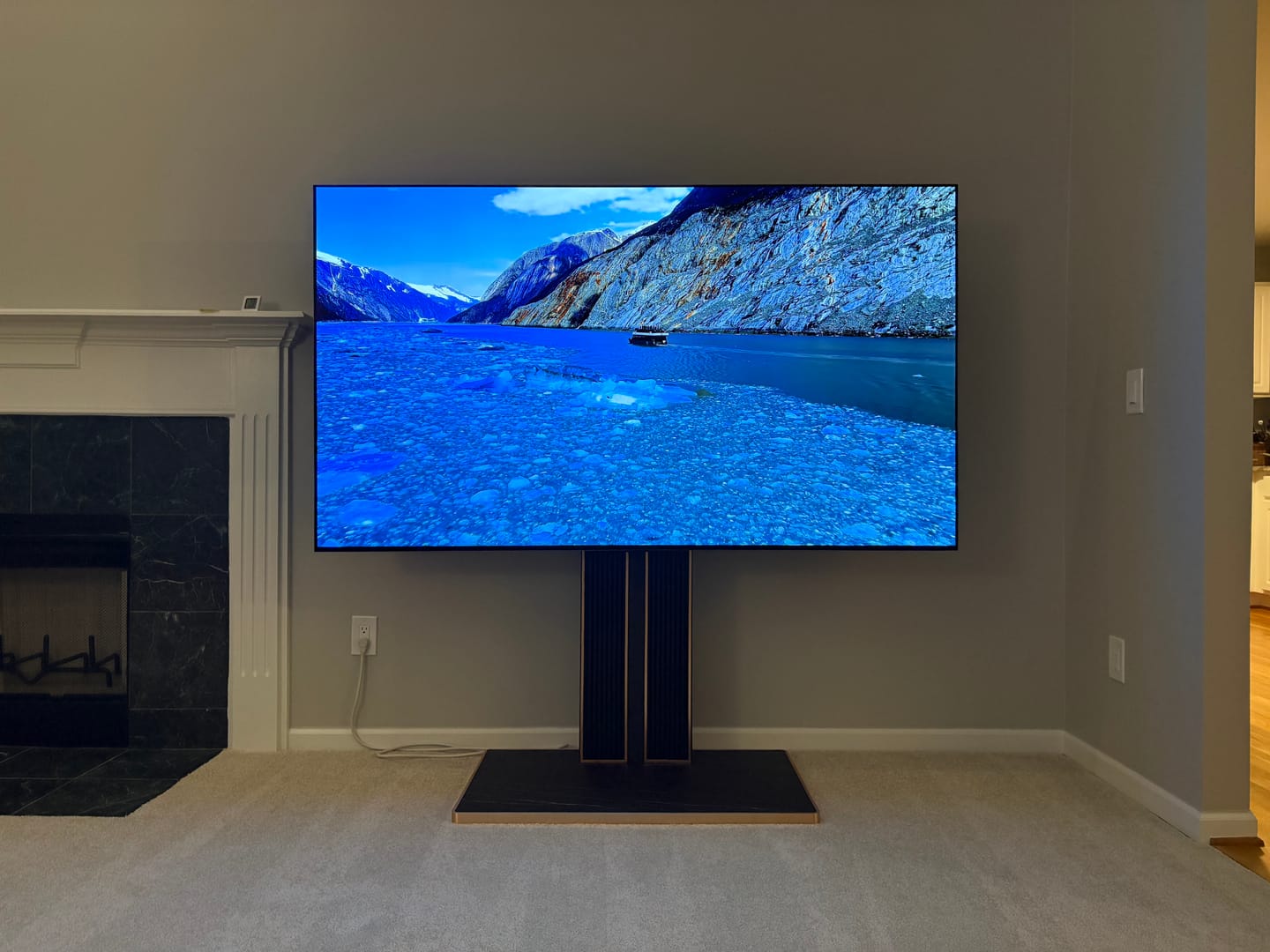 Customer photo review of Cantor FT100 TV Stand