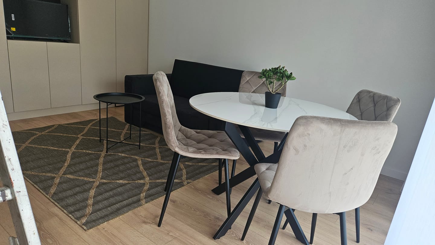 Customer photo review of Scaun JERRY, bej/negru, stofa clasica/metal, 45x39x91 cm