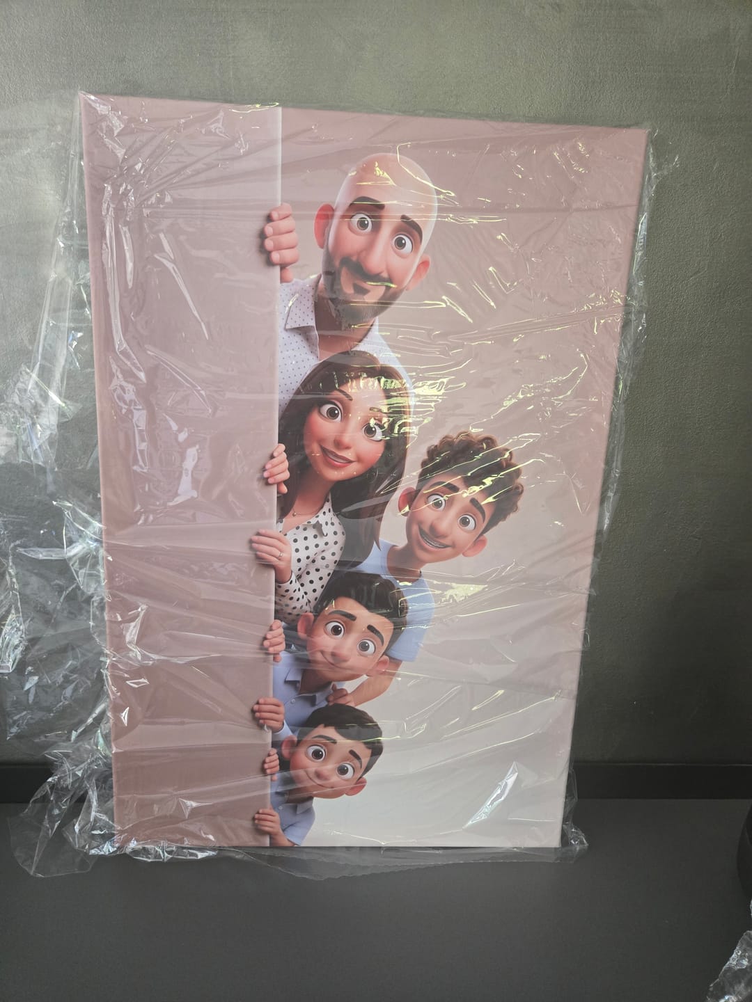 Customer photo review of Toile personnalisée - Animé derrière le mur