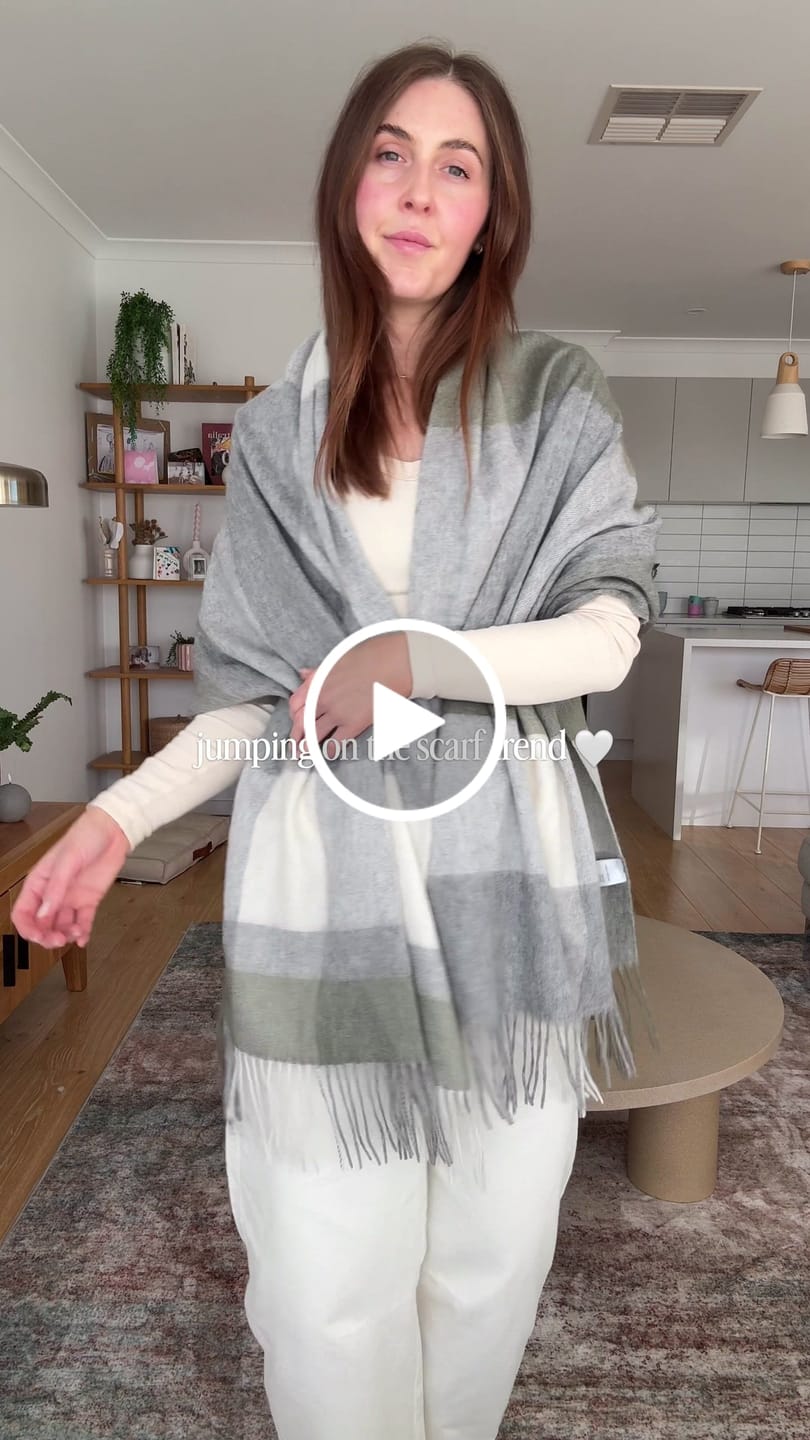 Customer video review of 2026 Australia Made 100% Merino Wool Shawl | Classic Check - Tender Green