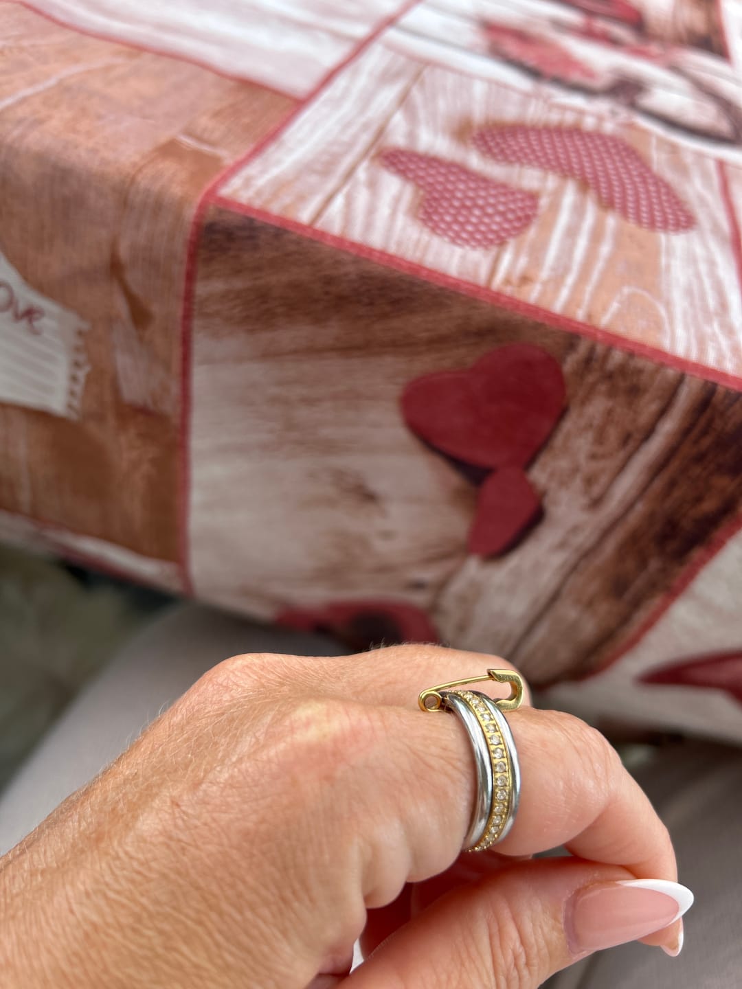 Customer photo review of Triple Safety Pin Flow Ring 14K Vergoldet