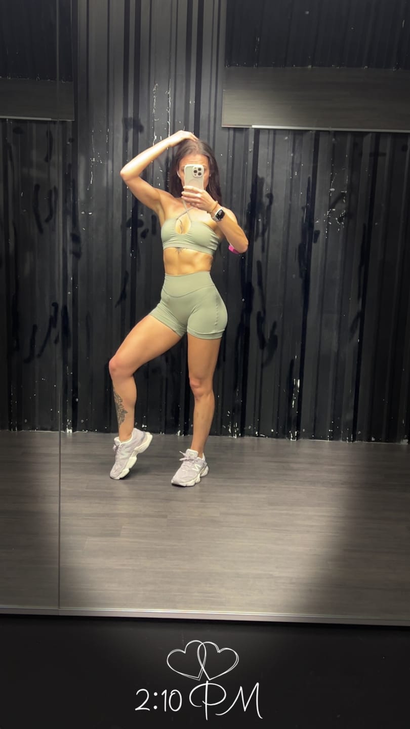 Customer photo review of W130 Amore Scrunch Shorts