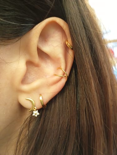 Customer photo review of Pendientes Ear Cuff - U