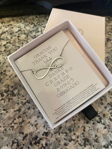 Customer photo review of Collar Infinito - Personalizado
