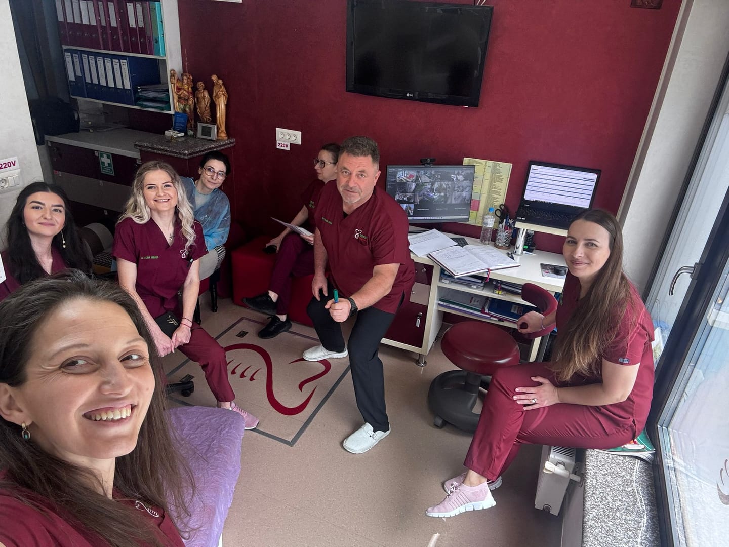 Customer photo review of Costum Medical Elastan Grena, Pentru Femei - Cherry - Model Classic Flex
