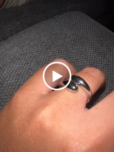 Customer photo review of Anillo Queen