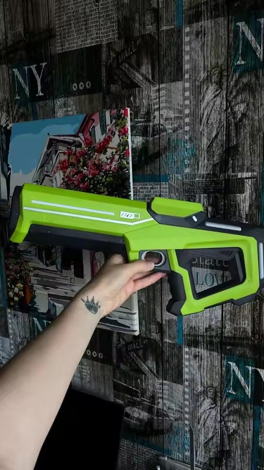 Customer photo review of AquaBlitz Wasserpistole | Automatisch nachfüllen und losspritzen