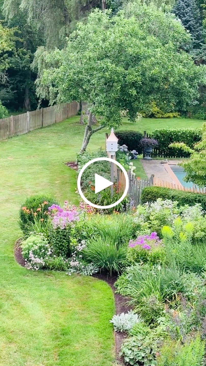 Customer video review of Sloped Bungalow Estate Purple Martin Copper Roof Birdhouse