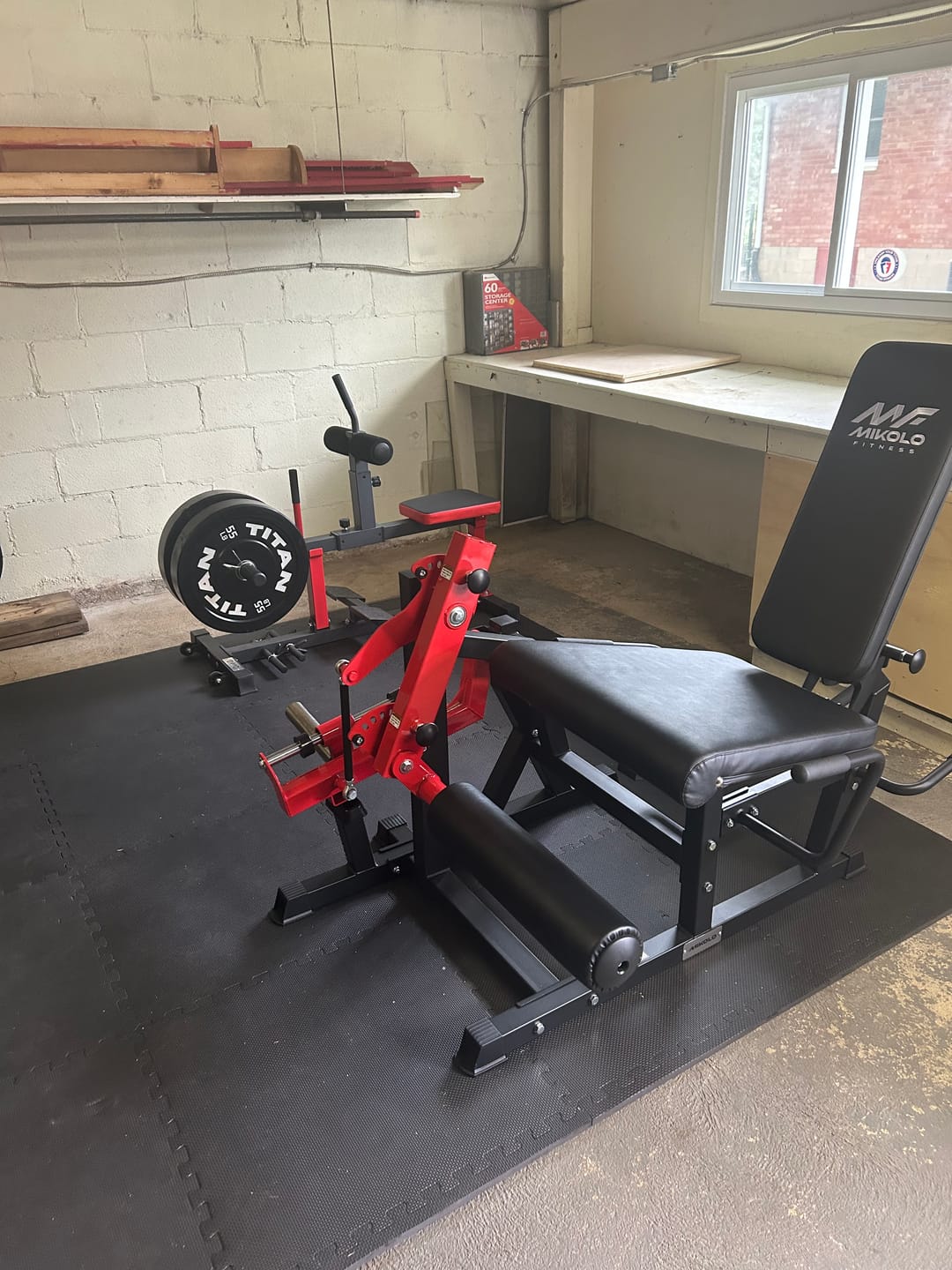 Customer photo review of NOVA™ Leg Extension and Prone Leg Curl Machine