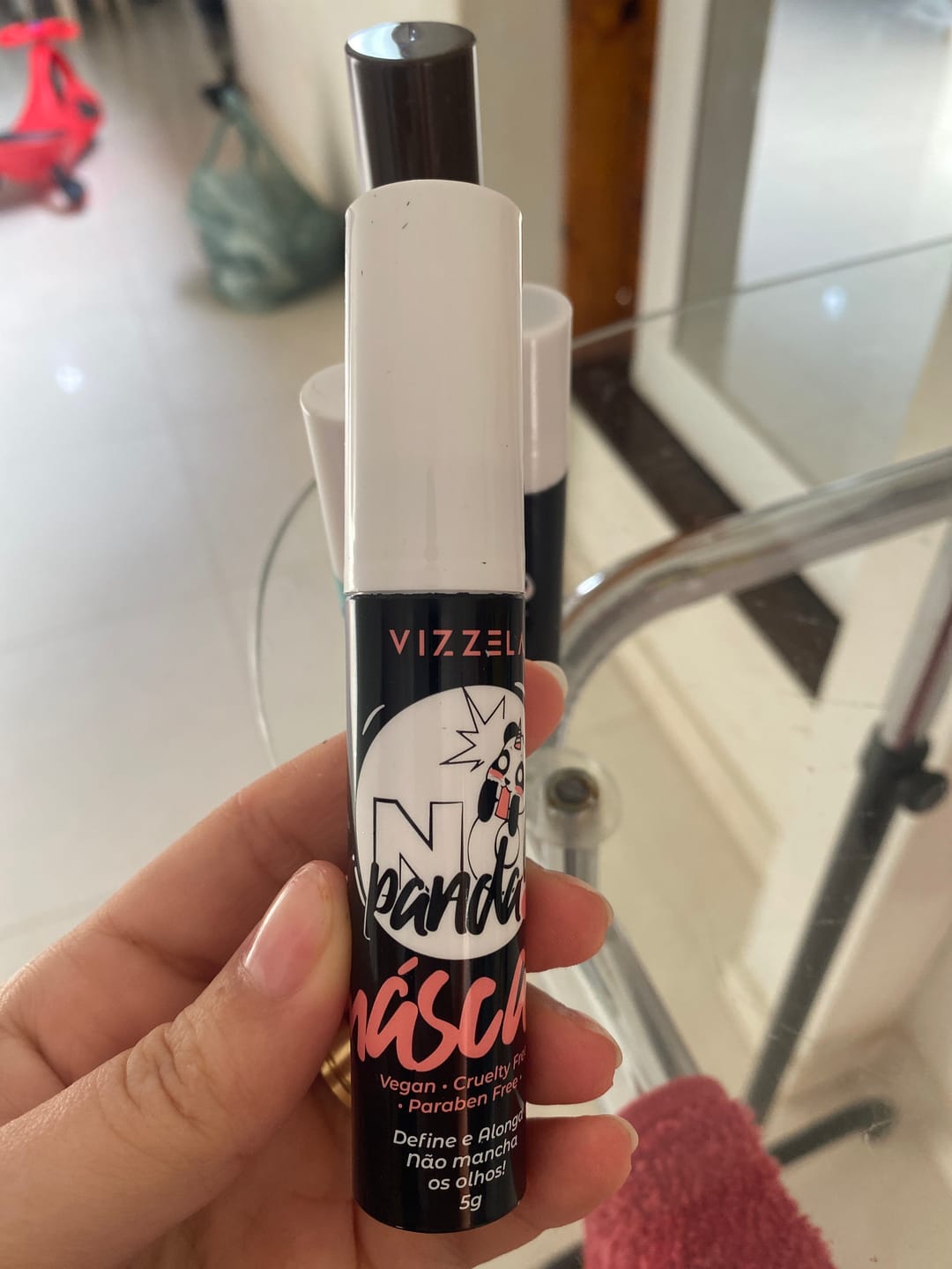 Customer photo review of Máscara Para Cílios No Panda Vizzela - Preta