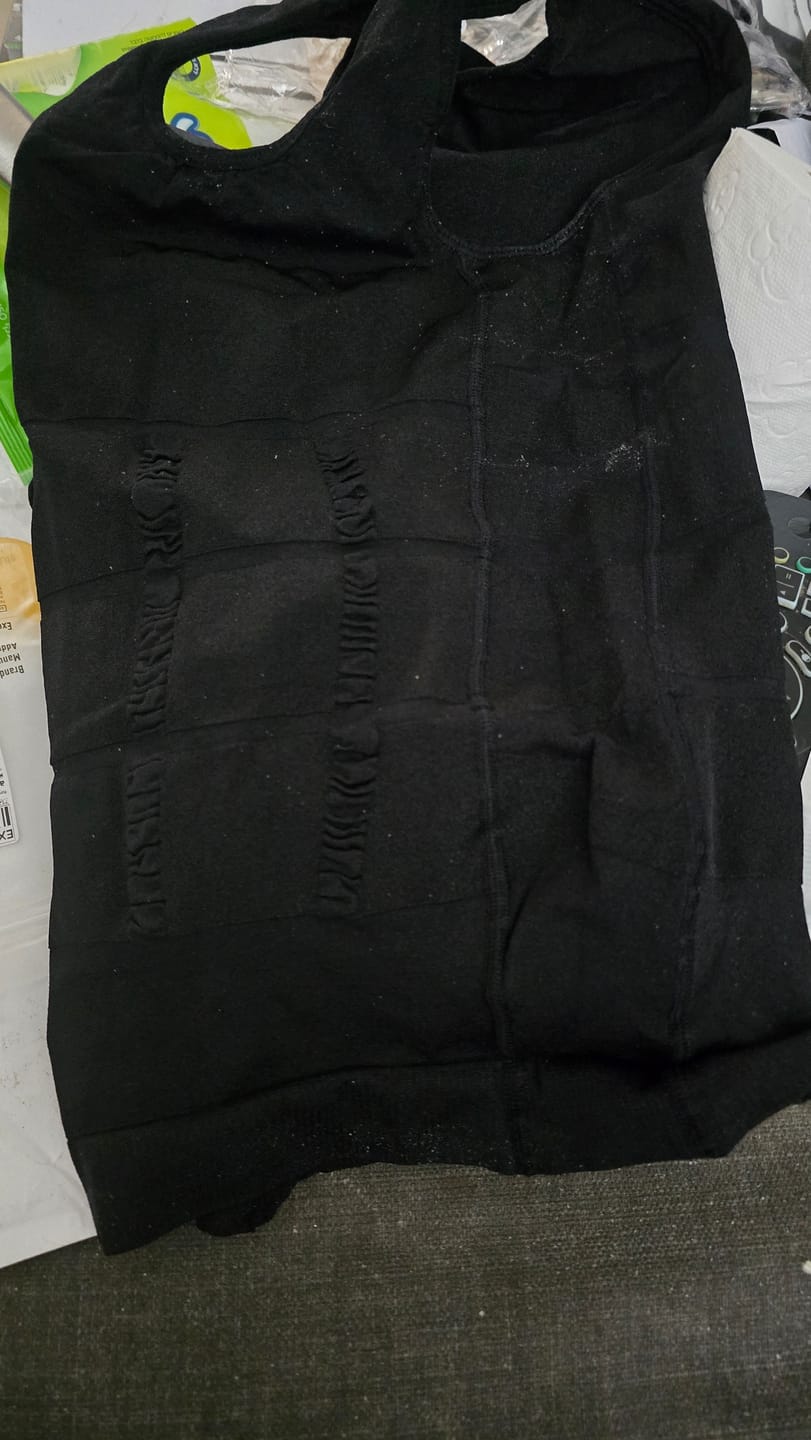 Customer photo review of BaseVest | גופיית יציבה אלסטית למראה זקוף ומעוצב
