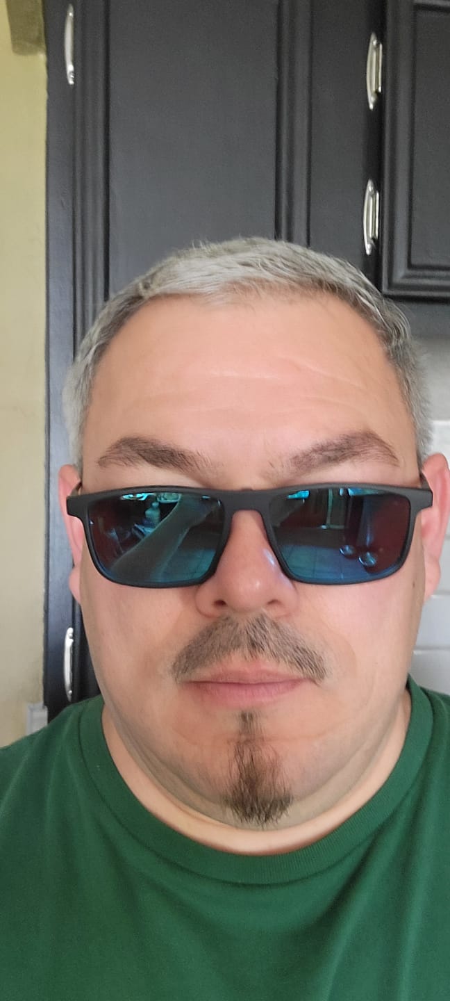 Customer photo review of Frankie Magnetic Clip-on | Black Frame