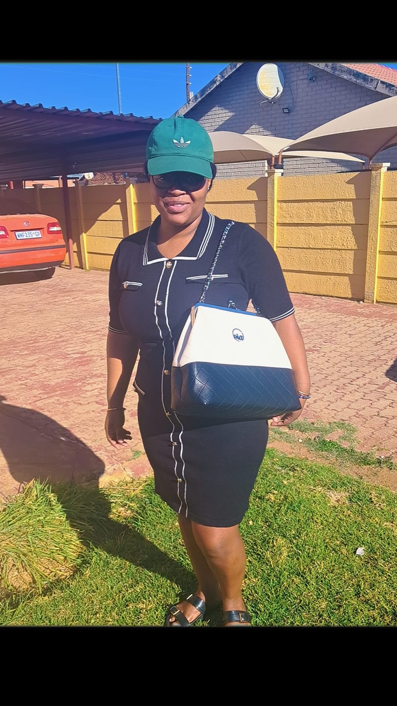 Customer photo review of Limited Edition Kiss & Tell Oversized Bag