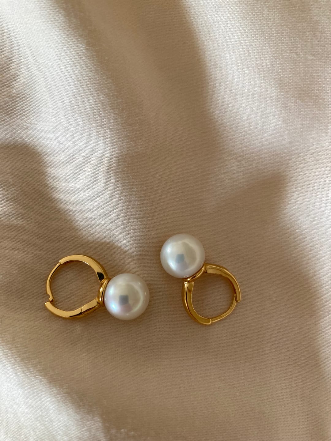 Customer photo review of 9-10mm Round Hoop Freshwater Pearl Earrings Sterling Silver