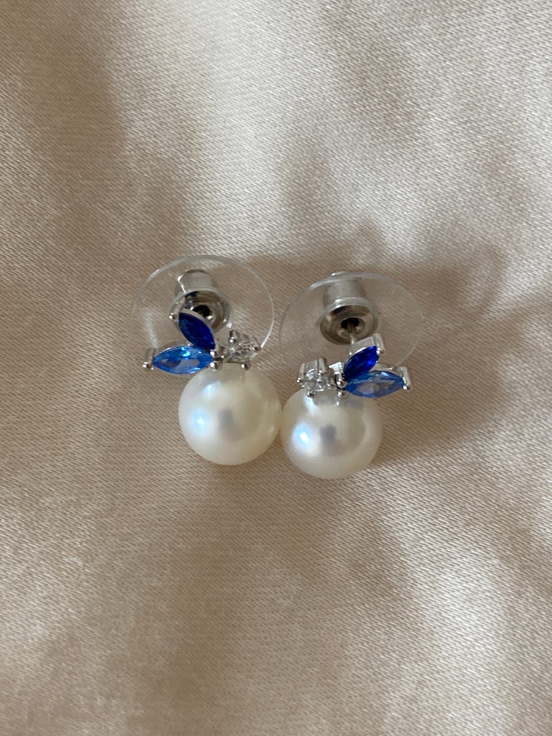 Customer photo review of 8-9mm Blue Dainty Pearl Earrings