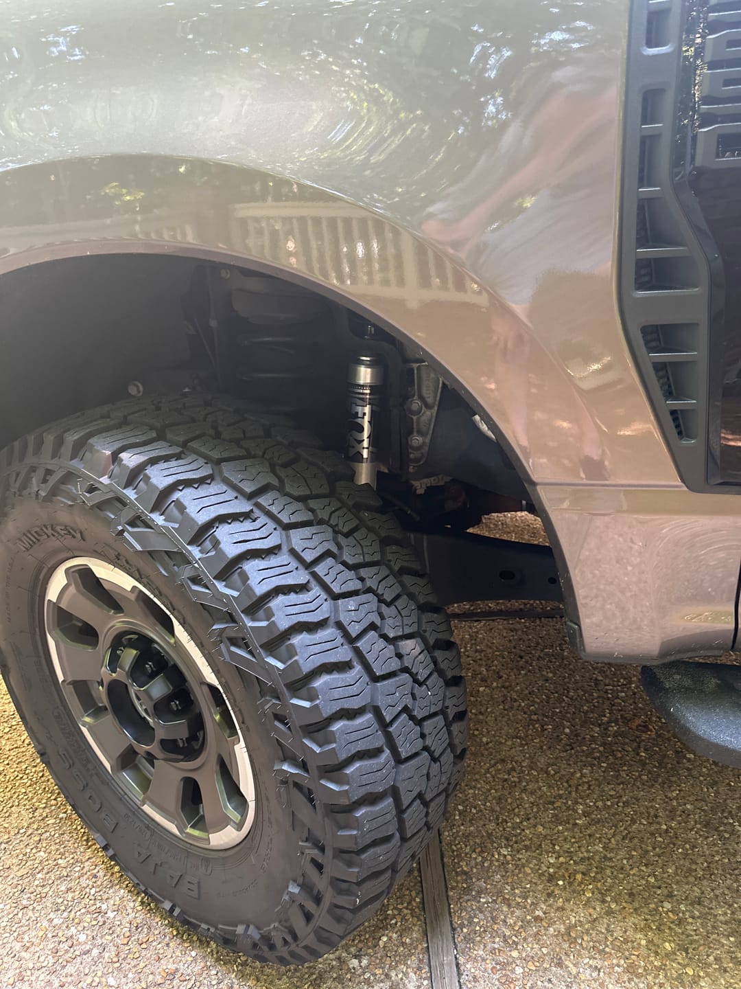 Customer photo review of Fox 2.5 HTO Performance Series Shocks for 2017+ Ford Super Duty