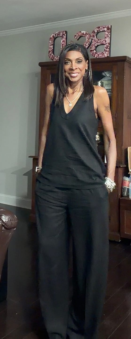 Customer photo review of Loose Solid Color V-Neck Sleeveless Vest Top + Pockets Pants Trousers Two Pieces Set