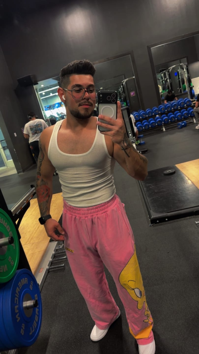 Customer photo review of 2169 - Looney Tunes Character Sweats