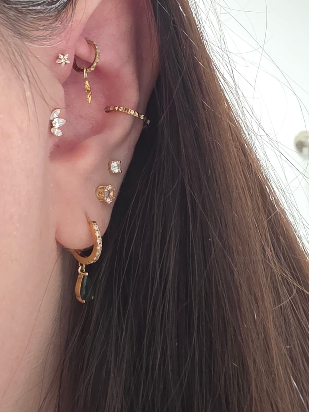 Customer photo review of STELLA Crystal Star Threadless Cartilage Stud